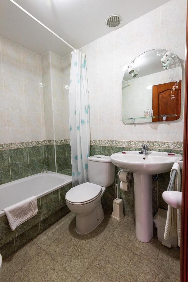 Hostal O Camouco Portonovo Luaran gambar