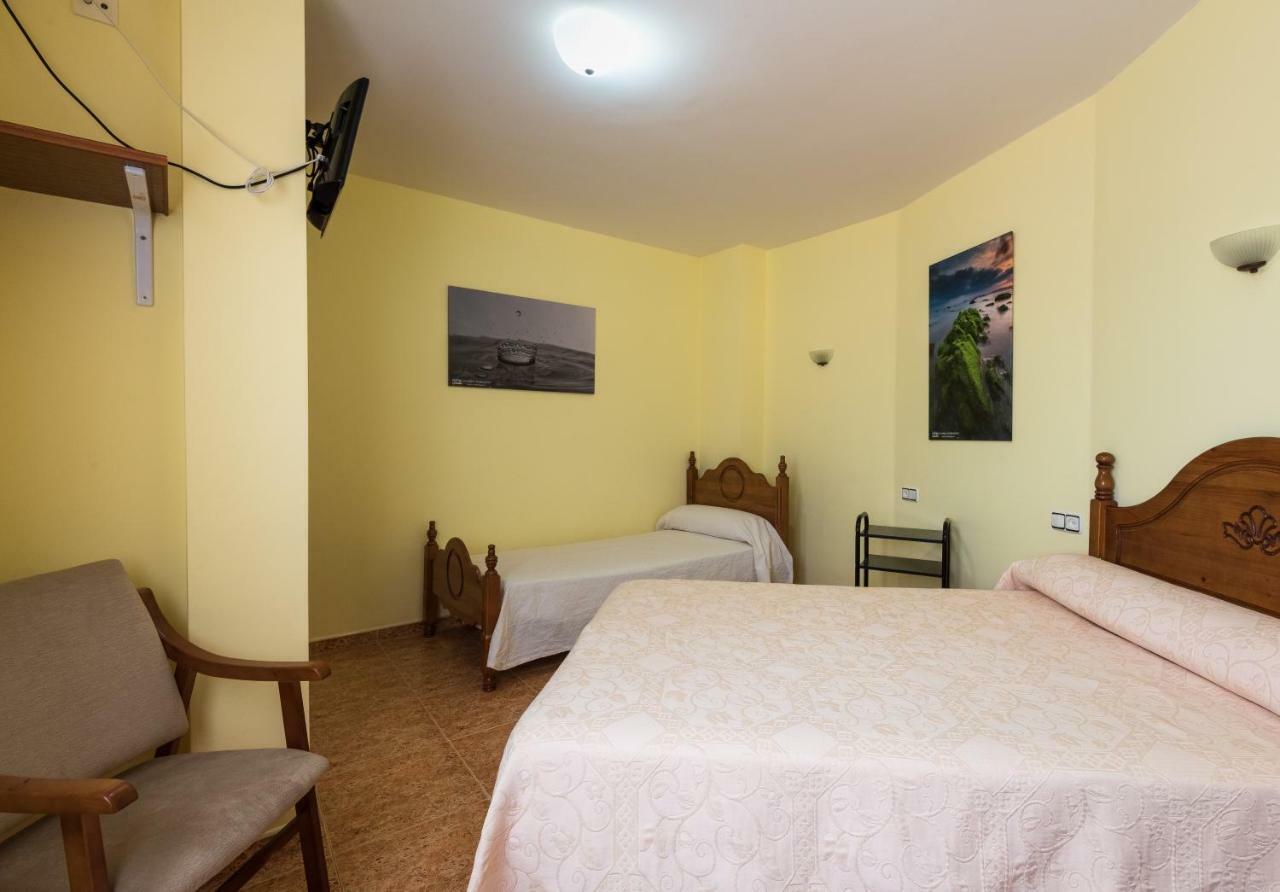 Hostal O Camouco Portonovo Luaran gambar